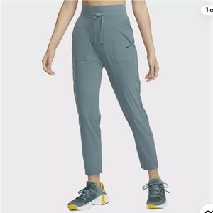 Nike Bliss Luxe 7/8 Training Pants